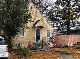 142 E 8th St, Bayard, NE 69334