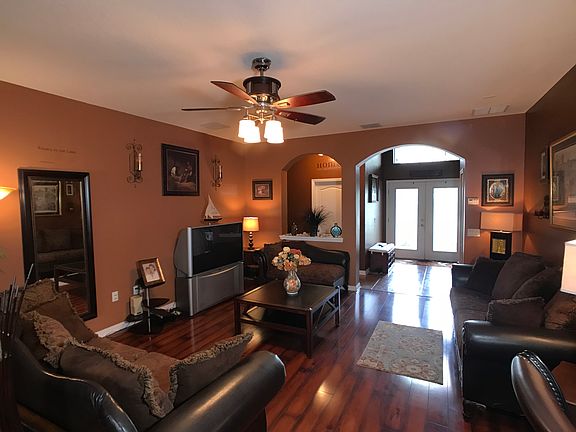 4th image of 944 Lost Grove Cir