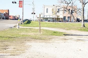 2nd image of 101 N Main St