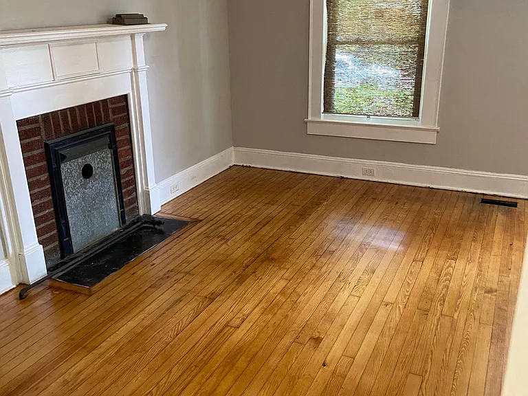 120 Freeze Ave NW — Photo 3
