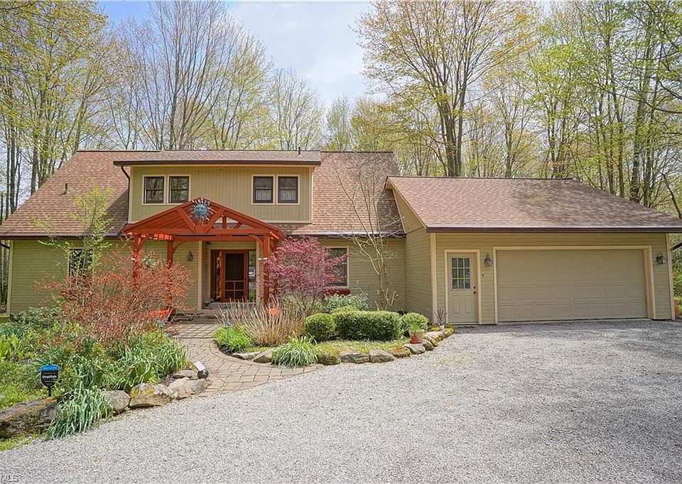 1st image of 13155 Meadowwood Dr