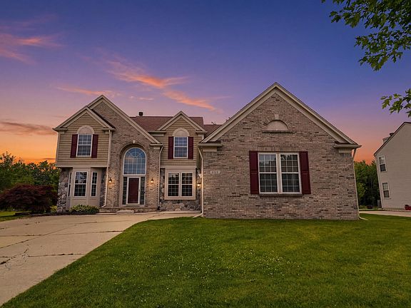 2nd image of 8319 Blue Jay Dr
