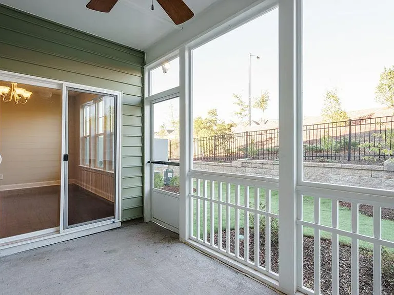 325 Acorn Hollow Pl — Photo 5