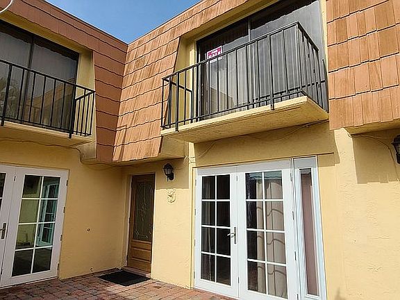 3rd image of 1725 Park Meadows Dr APT 2
