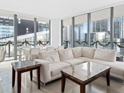 68 SE 6th St APT 1702, Miami, FL, 33131