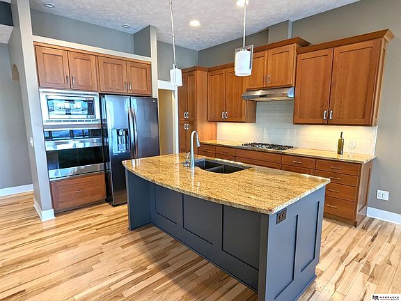 4th image of 7259 Hidden Valley Dr