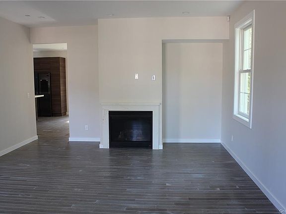 2nd image of 5 Rose St