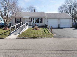 166 Gould Ave, Warwick, RI 02888