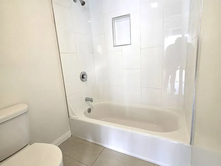 11018 Aqua Vista, LLC — Photo 12
