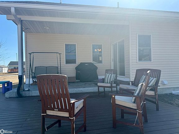 5th image of 208 E Wilcox Way