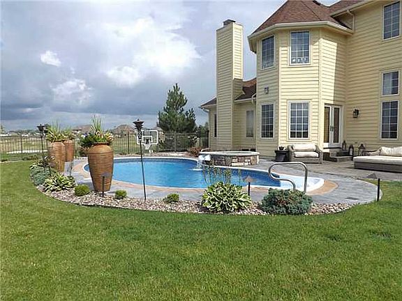 4th image of 1636 Saint George Cir