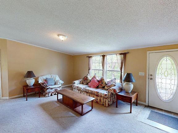 5th image of 26 Oak Dr
