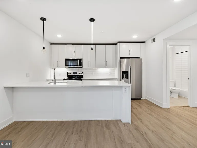 1335 N Marston St #402 — Photo 9
