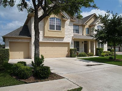 Cul-de-sac home with 4 bds/3.5bth