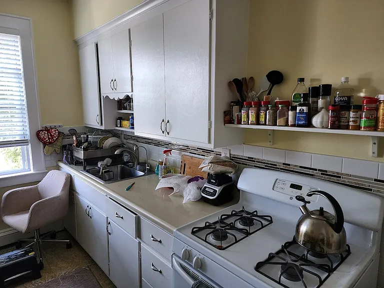 611 W Blancke St #5 — Photo 7