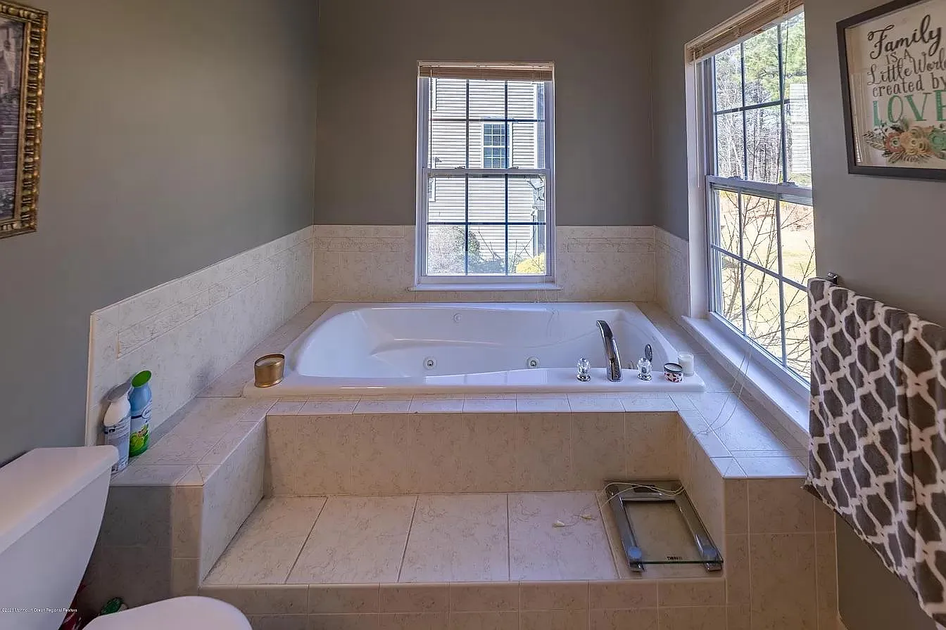 13 Topeka Ct — Photo 4