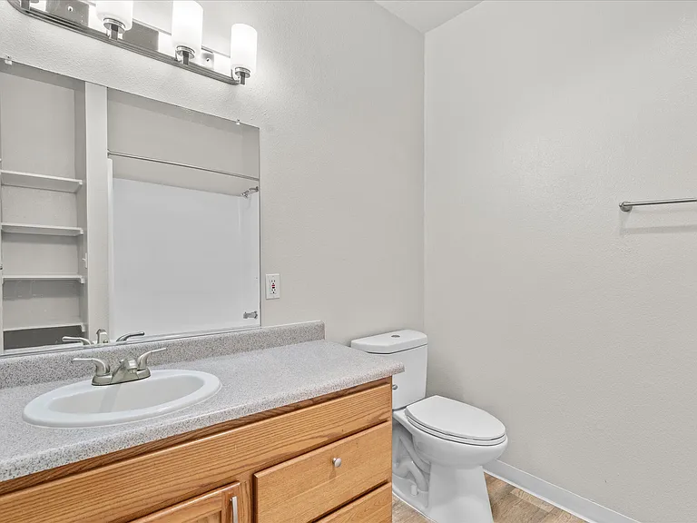 Chinook Way Apartments — Photo 41