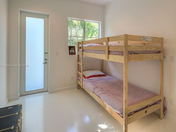 3rd image of 312 Jefferson Ave #4