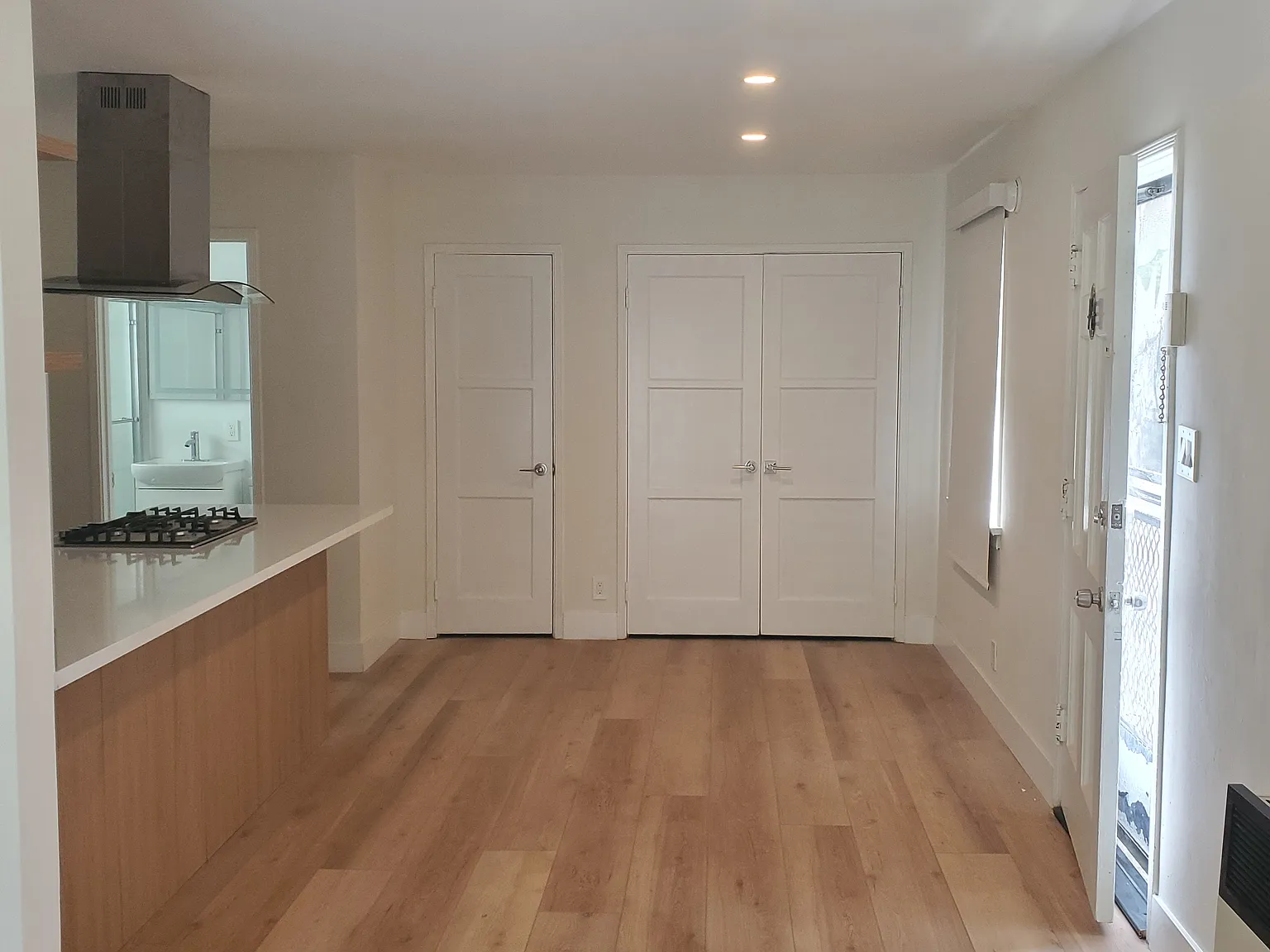 Studio, 500 sqft, $2,050 — Photo 1