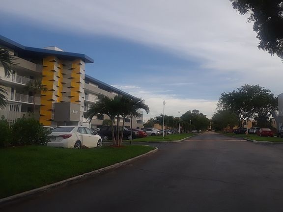 4th image of 8877 Fontainebleau Blvd APT 106