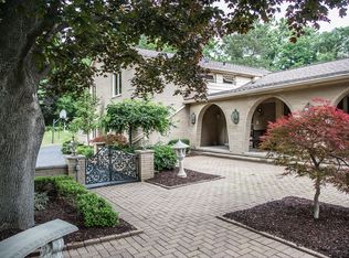 638 Overbrook Rd, Bloomfield Hills, MI 48302