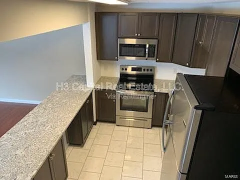 80 Village Ct — Photo 4