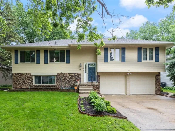 5917 S 149th St, Omaha, NE 68137