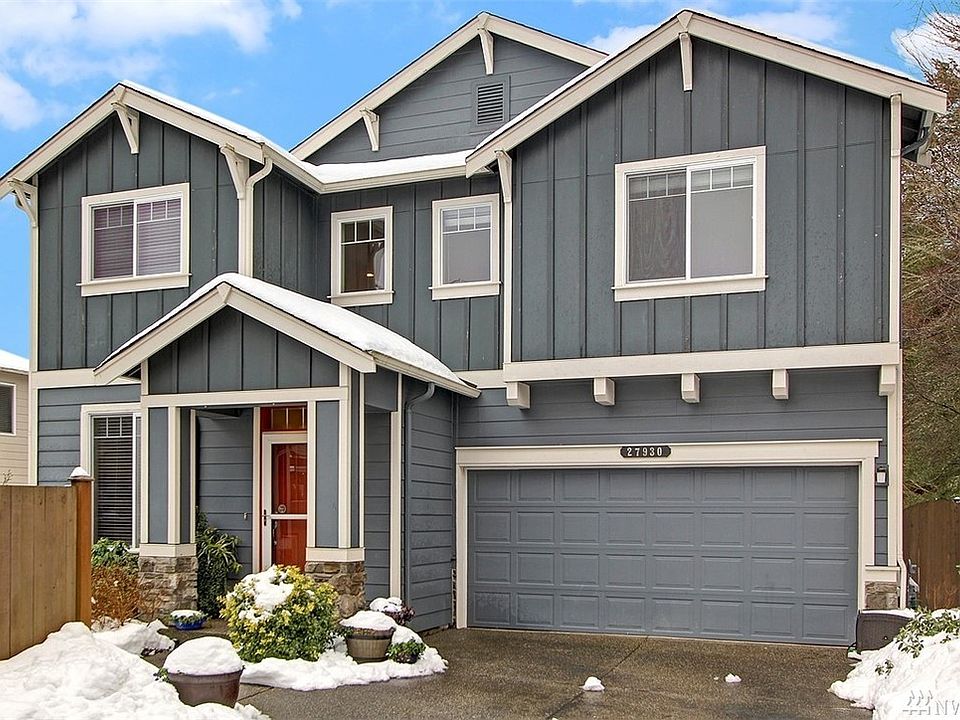  Welcome to Kaelin's Gate in Duvall, a DR Horton community built in 2011 and lovingly cared for by the original owners. Located down a long driveway set well off the street, this shy 2700* sq ft home features 5 bedrooms, 2.75 bathrooms, a bonus room and 2 car garage.