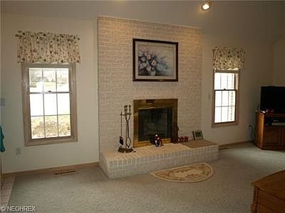 5th image of 10440 Oviatt Ln