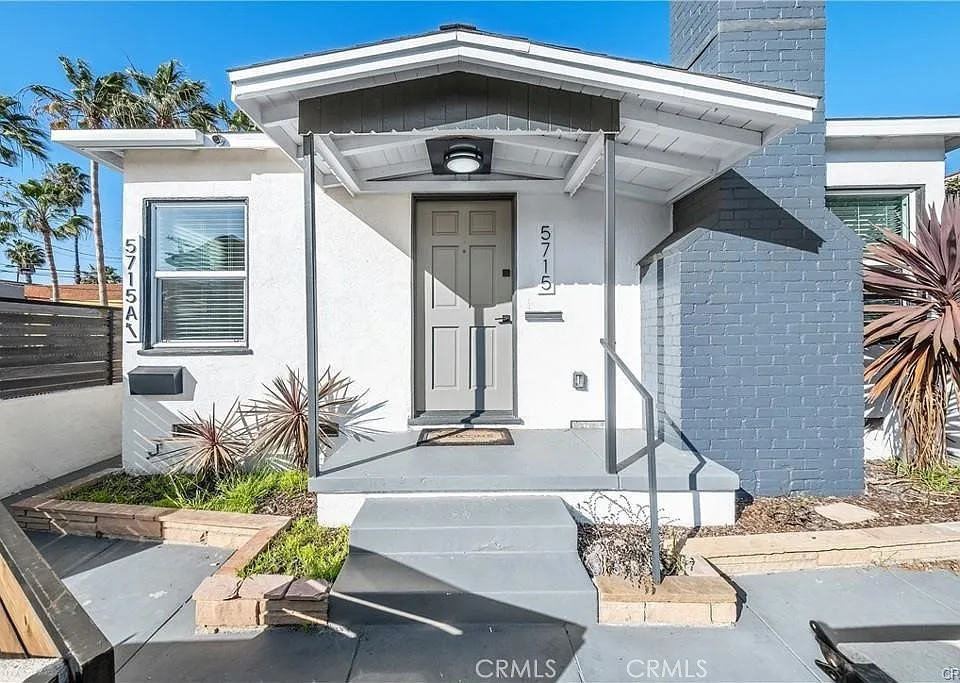 5715 Campo Walk