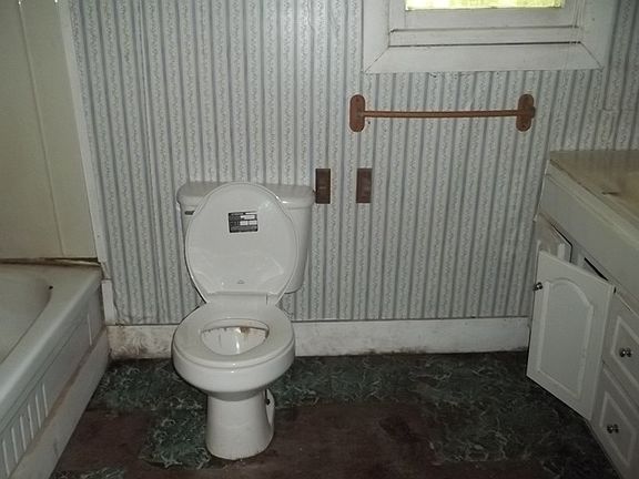 5th image of 138 White Oak Ln