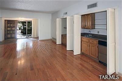5th image of 7901 N Tuscany Dr
