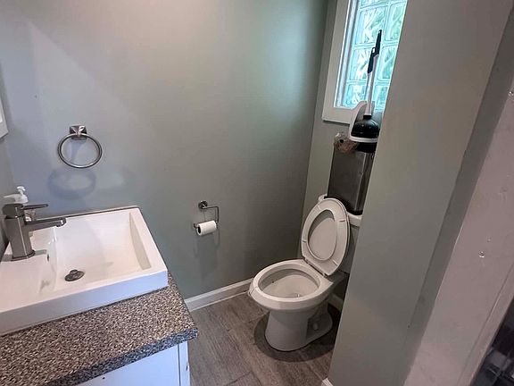5th image of 3853 Vine St Unit 2