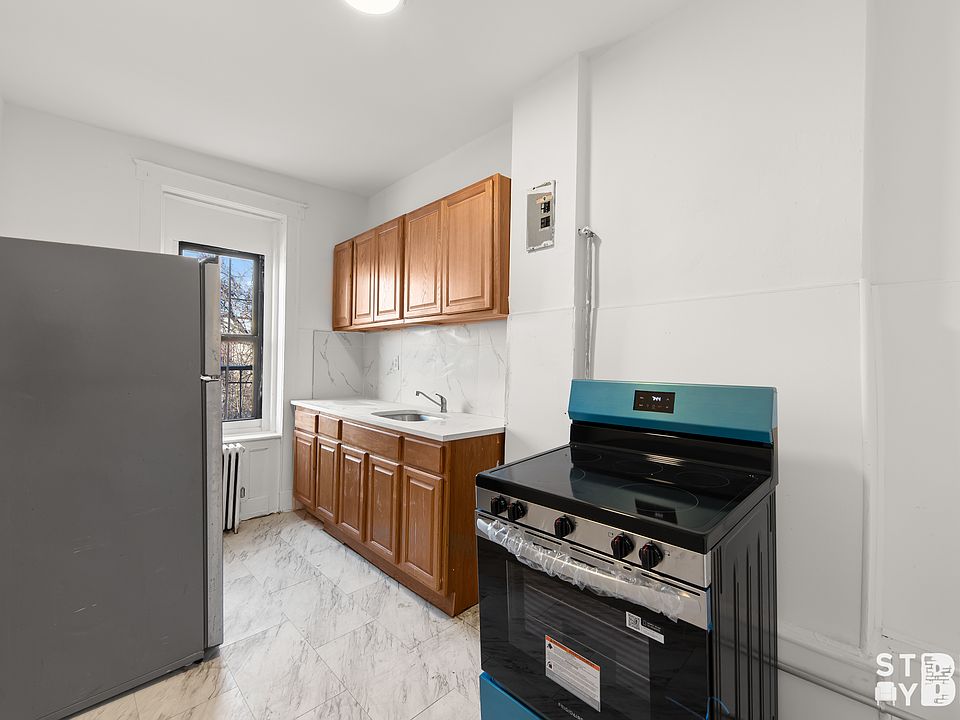 1st image of 2565 Pitkin Ave #2