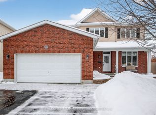 355 W Ridge Dr, Ottawa, ON K2S 2G8