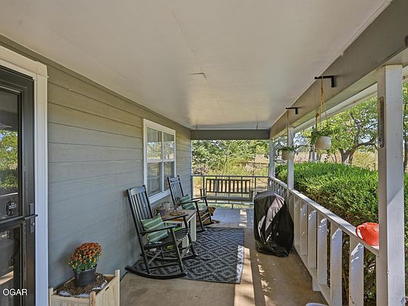 4th image of 853 Raccoon Rd N