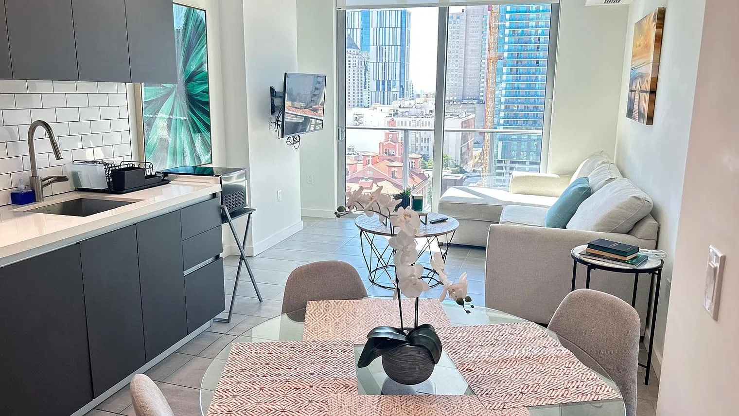 1 bed, 1.0 bath, 505 sqft, $4,053 — Photo 4