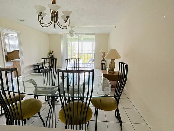 4th image of 14623 Bonaire Boulevard #409