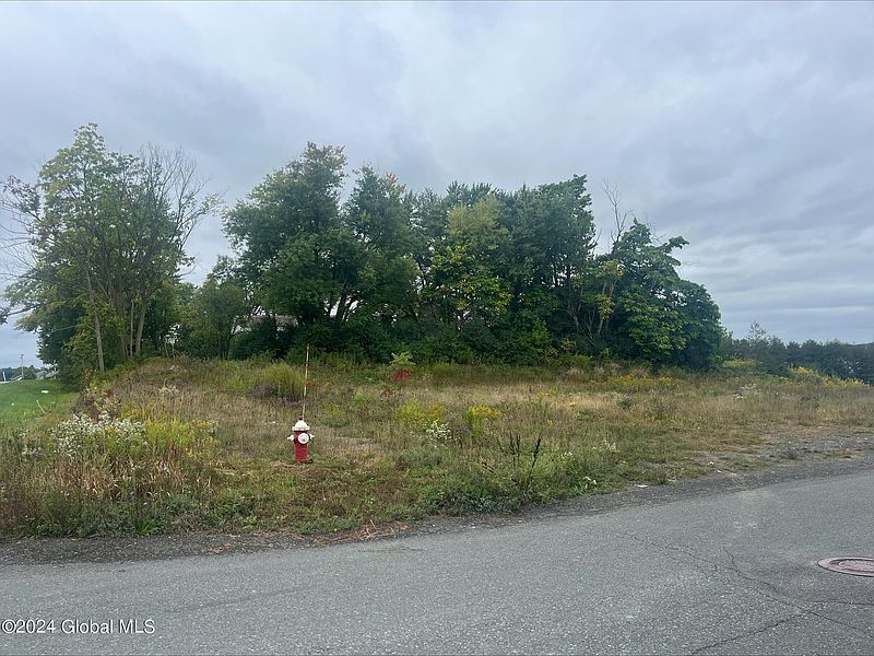 2nd image of 2 Harbor Lane