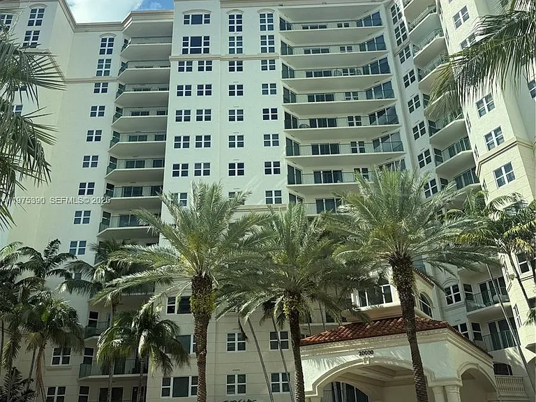 20000 Country Club Dr #9 — Photo 2