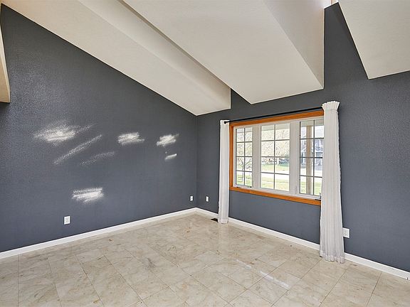 3rd image of 3424 Glenwood Dr