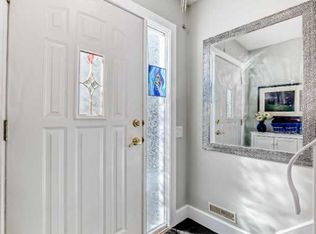 30 W Edgewood Rise NW, Calgary, AB T3A2T7