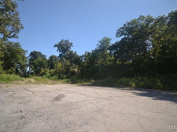 3rd image of 308 Old State Route 3