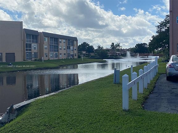 5th image of 9581 Sunrise Lakes Blvd APT 206