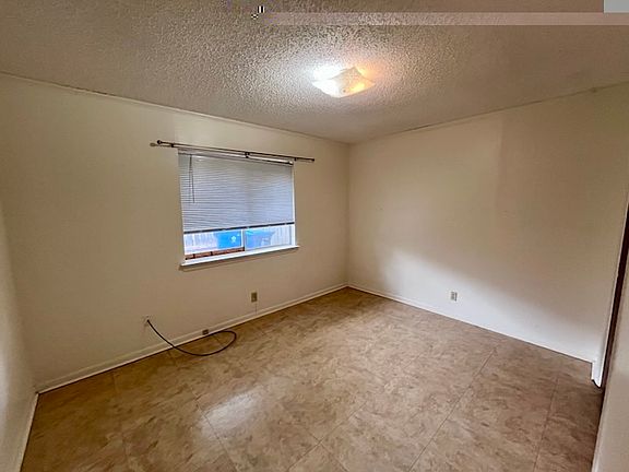 5th image of 617 Clay St #3