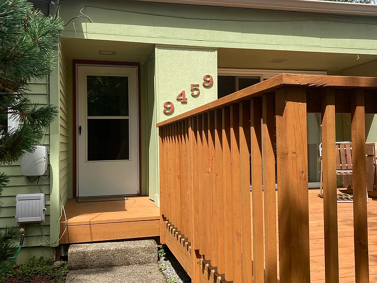 9459 SW Tauchman St #9459 — Photo 2