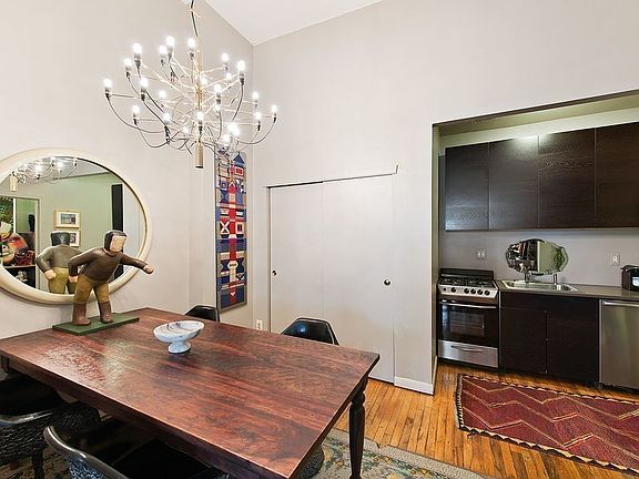 3rd image of 322 E 14th St APT 1R