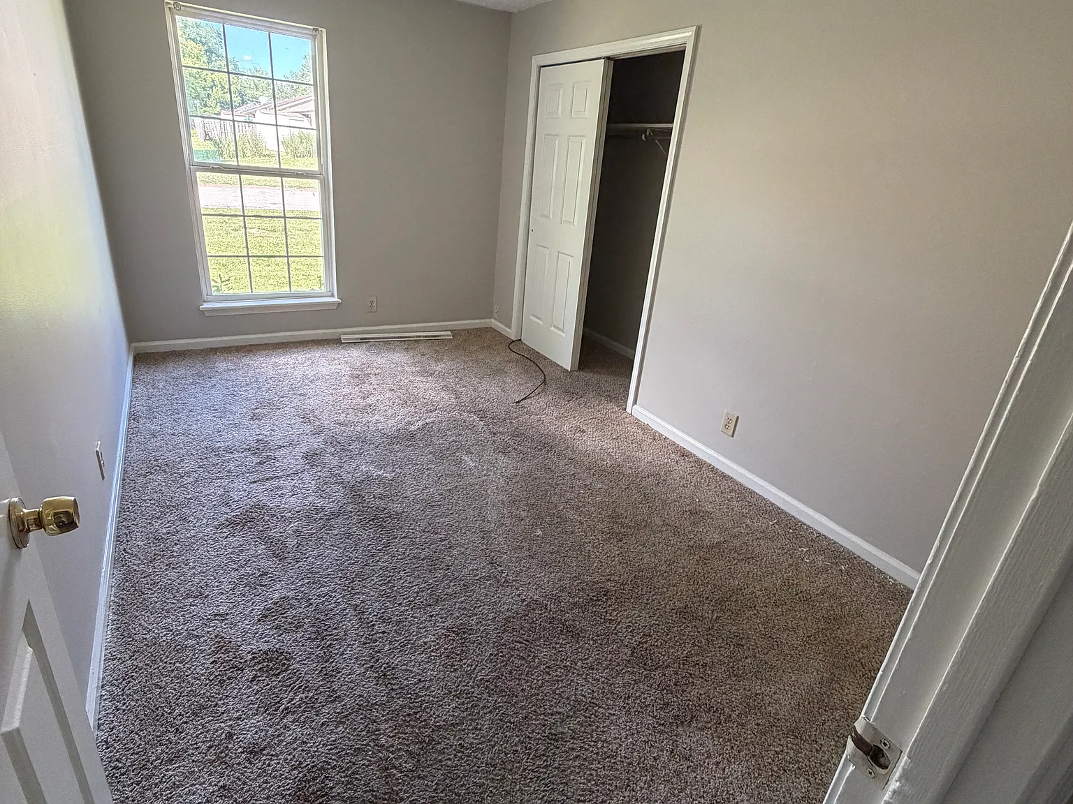 Chamberlain Apts — Photo 2
