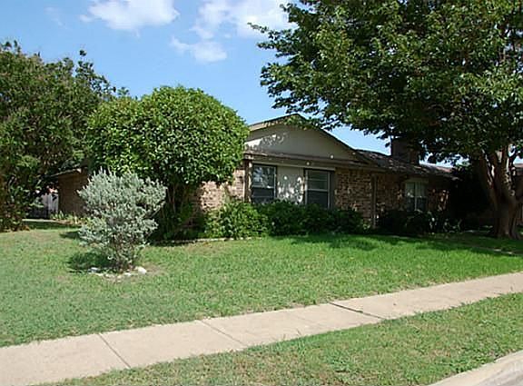 3rd image of 2926 Green Meadow Dr