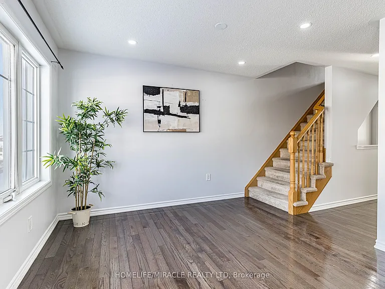 229 Remembrance Rd — Photo 20